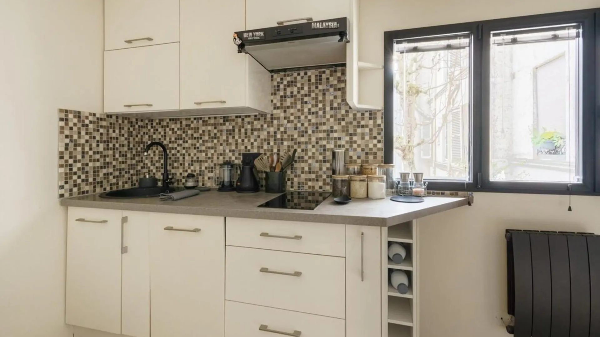 Central & Stylish 1Bd Duplex W Gardenmontmartre! Paris Apartment